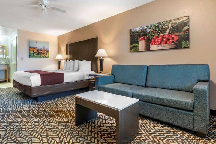 Room 15 of 25